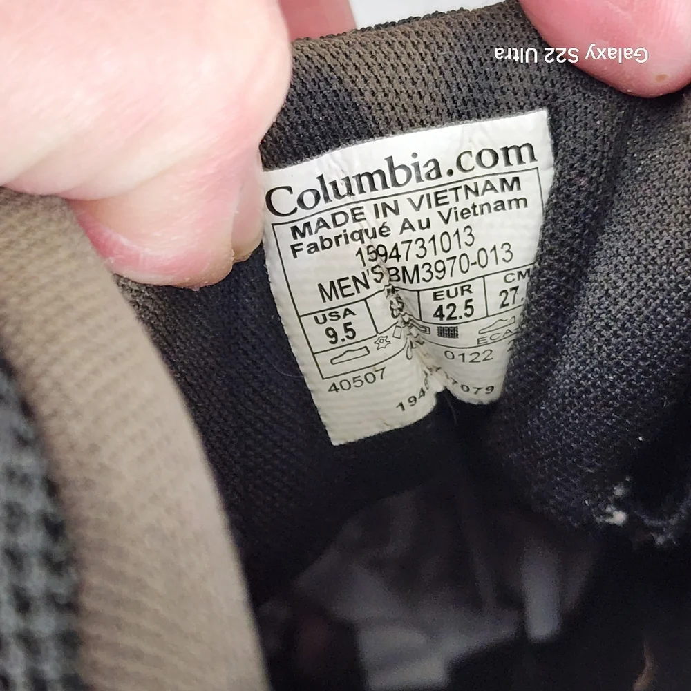 Columbia Black Boots with Red Laces - Picture 6 of 6